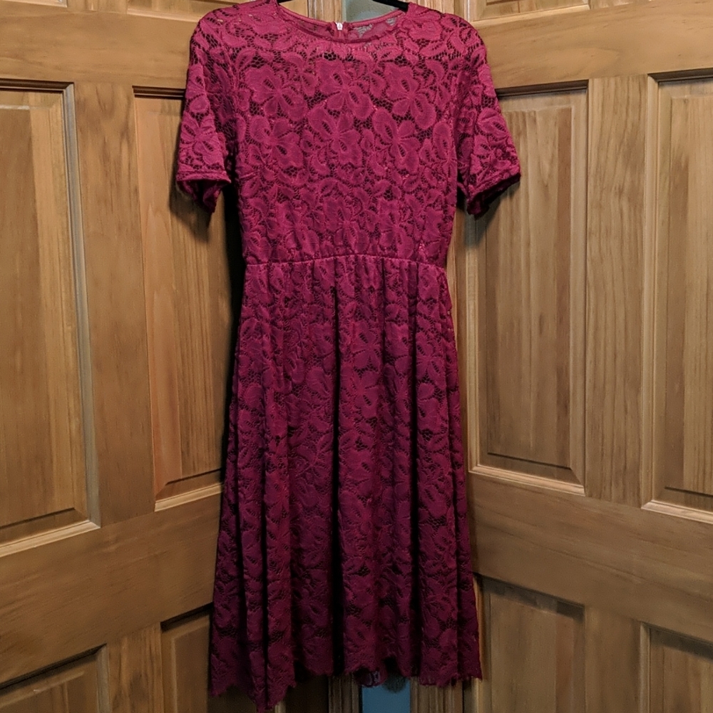 Large Maroon Lace & Lined Knee Length Dress